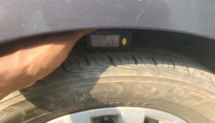 2015 Hyundai i10 SPORTZ 1.1, Petrol, Manual, 74,966 km, tyre