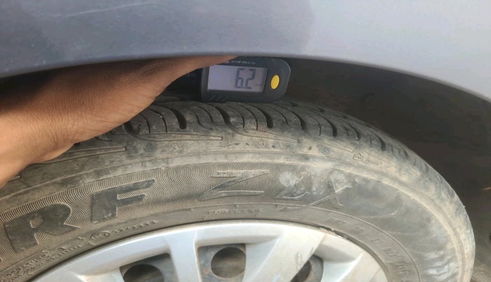 2015 Hyundai i10 SPORTZ 1.1, Petrol, Manual, 74,966 km, tyre