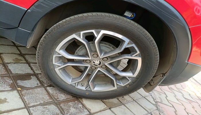 2021 Skoda KUSHAQ STYLE 1.5L TSI DSG, Petrol, Automatic, 57,221 km, tyre