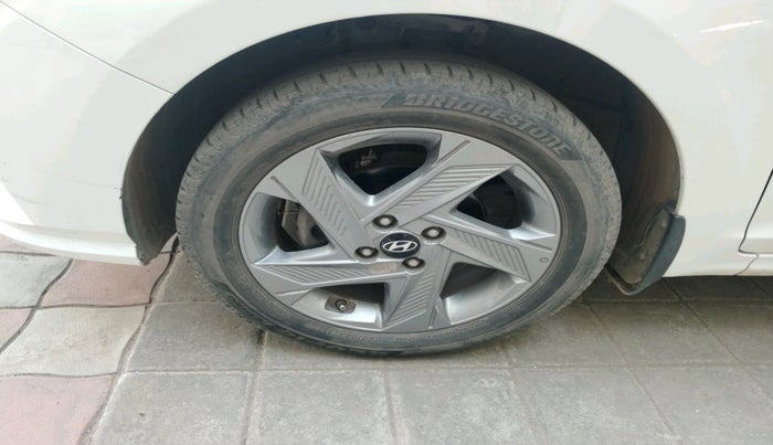 2022 Hyundai Verna SX 1.5 VTVT IVT, Petrol, Automatic, 54,756 km, tyre