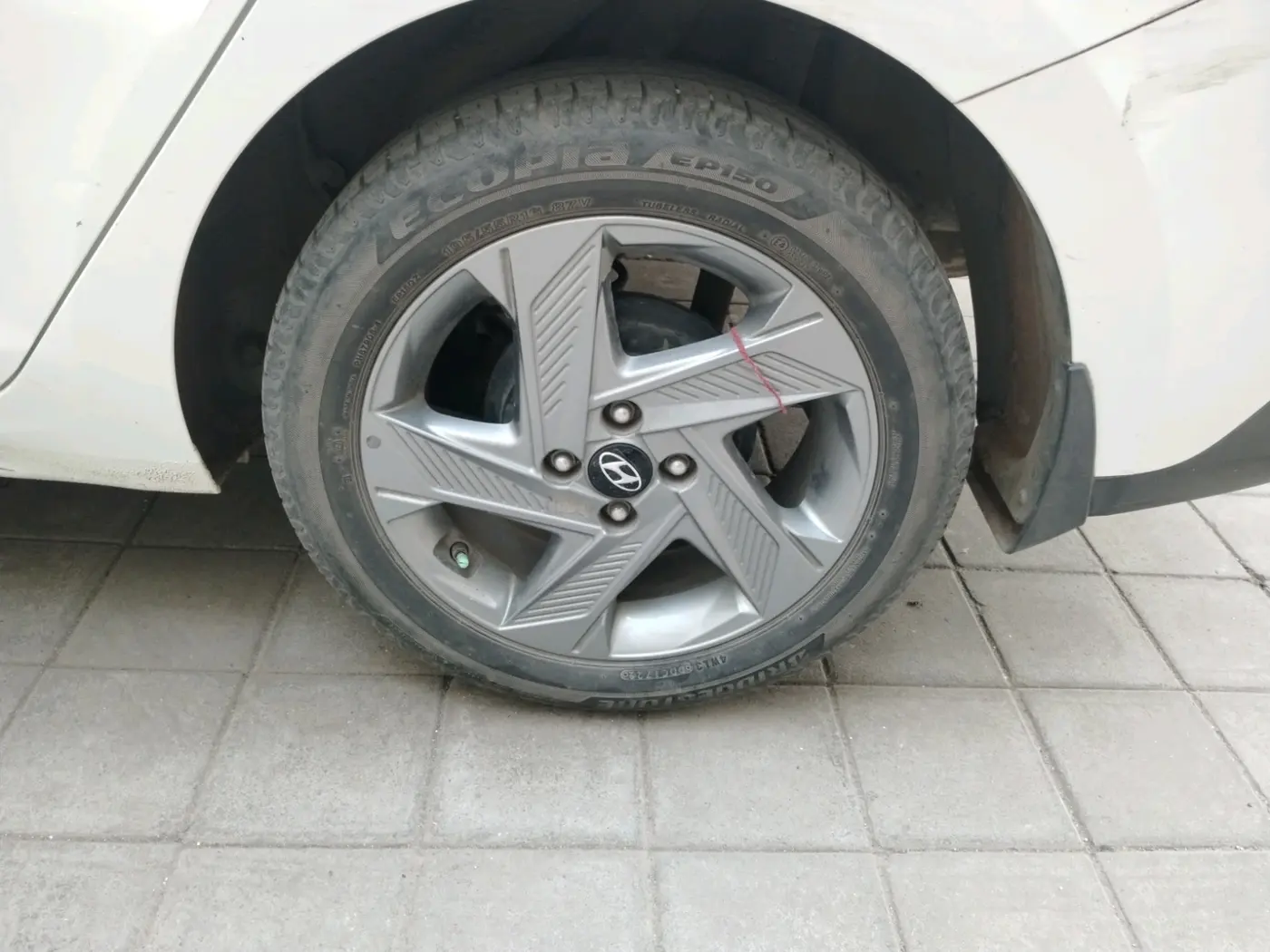 2022 Hyundai Verna SX 1.5 VTVT IVT, Petrol, Automatic, 54,756 km, tyre