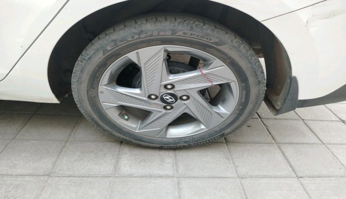 2022 Hyundai Verna SX 1.5 VTVT IVT, Petrol, Automatic, 54,756 km, tyre