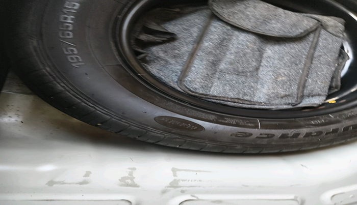 2020 KIA SONET HTX 1.5, Diesel, Manual, 87,465 km, tyre