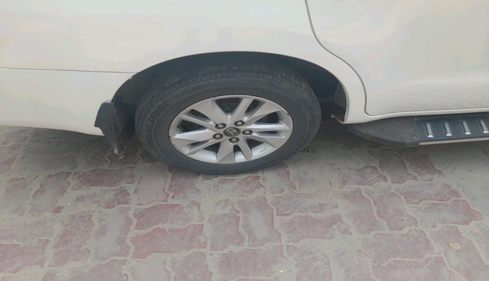 2018 Toyota Innova Crysta 2.4 GX 8 STR, Diesel, Manual, 1,30,618 km, tyre