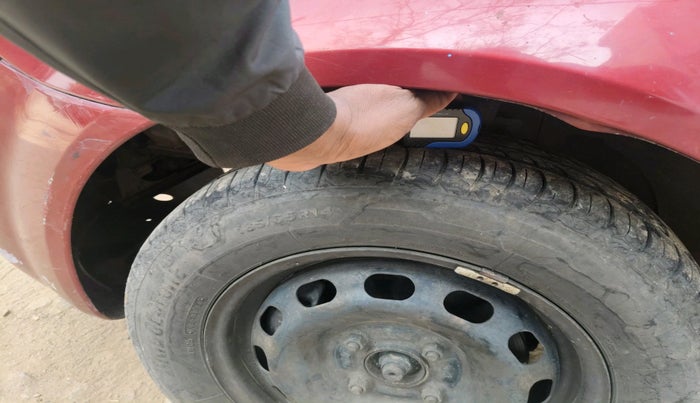 2012 Ford Fiesta Classic CLXI 1.4 DIESEL, Diesel, Manual, 1,16,653 km, tyre