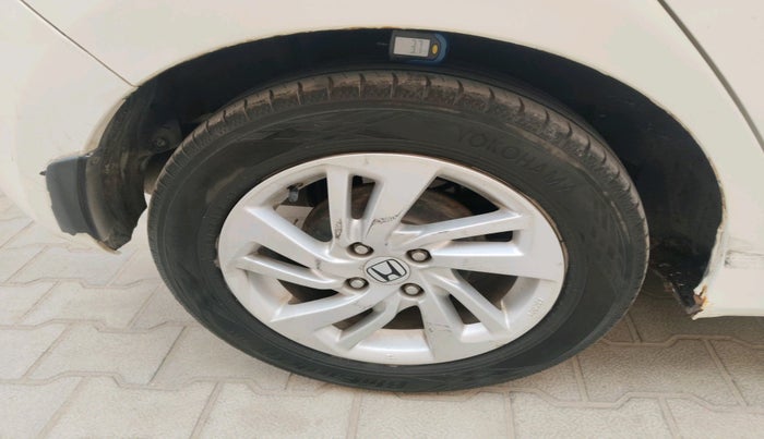 2016 Honda Jazz 1.2L I-VTEC V, Petrol, Manual, 70,469 km, tyre