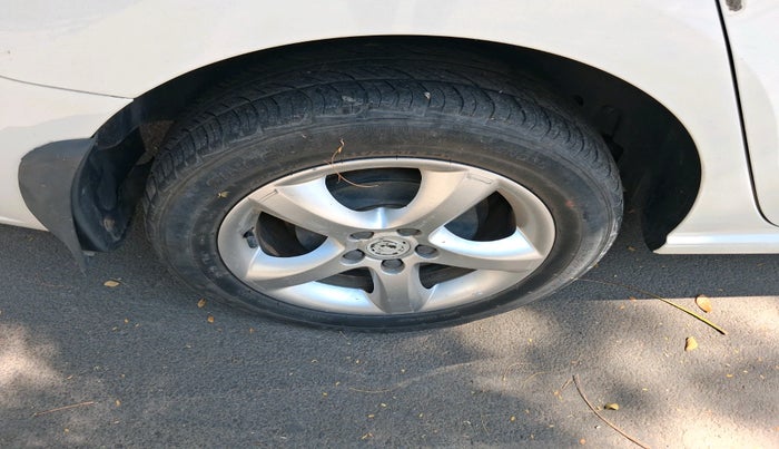 2012 Skoda Rapid ELEGANCE 1.6 MPI MT, Petrol, Manual, 62,245 km, tyre