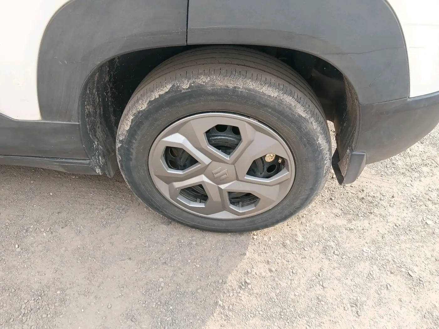 2024 Maruti BREZZA LXI, Petrol, Manual, 92,843 km, tyre