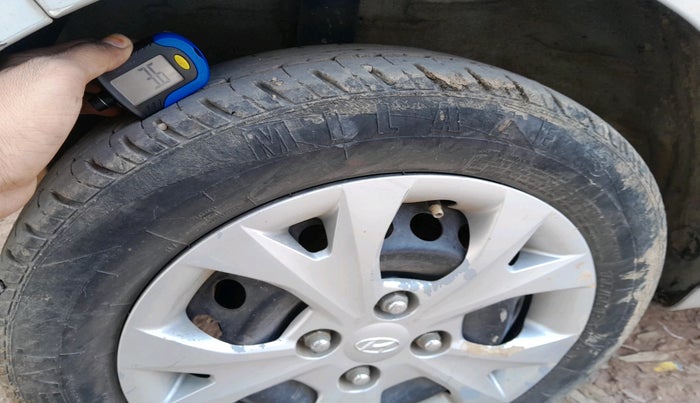 2015 Hyundai Grand i10 SPORTZ 1.2 KAPPA VTVT, Petrol, Manual, 39,034 km, tyre