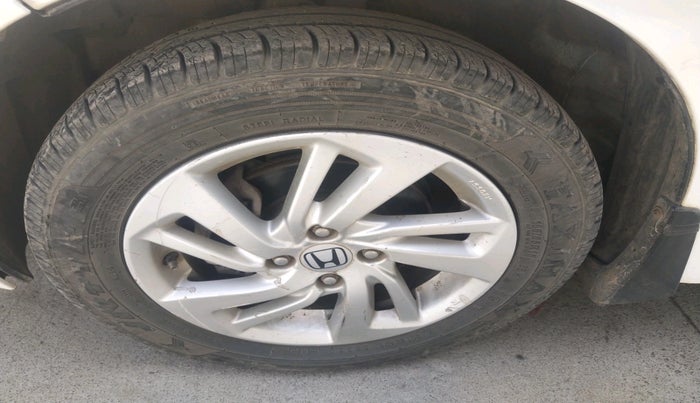 2016 Honda Jazz 1.5L I-DTEC V, Diesel, Manual, 1,27,951 km, tyre