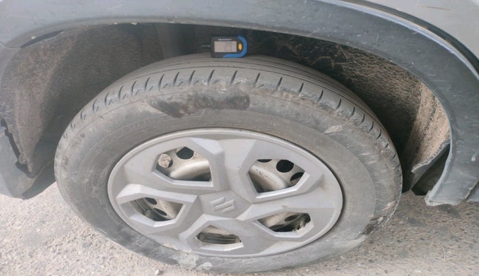 2016 Maruti Vitara Brezza LDI (O), Diesel, Manual, 2,01,038 km, tyre