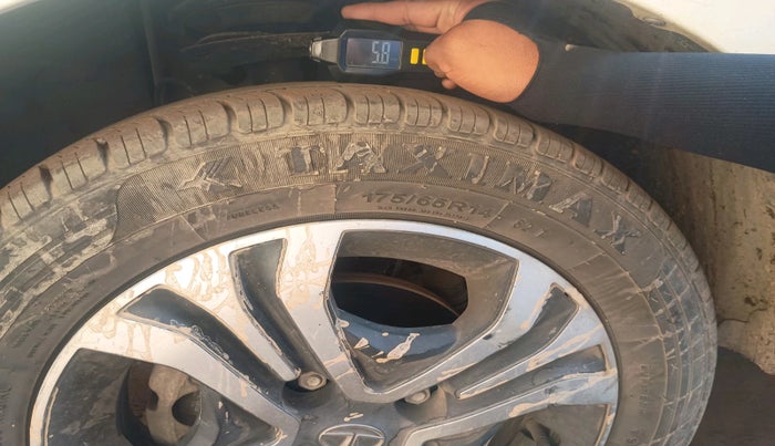 2018 Tata Tiago XZ PETROL, Petrol, Manual, 66,654 km, tyre