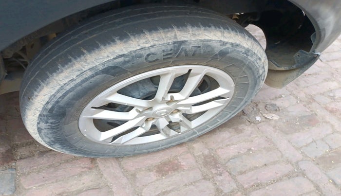 2020 Renault TRIBER RXL MT, Petrol, Manual, 50,190 km, tyre