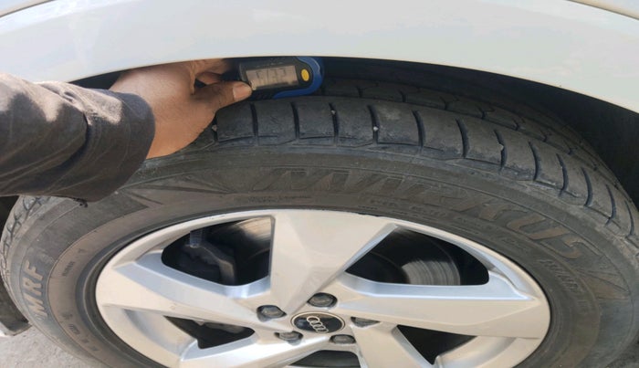 2022 Audi Q3 40 TFSI Technology, Petrol, Automatic, 39,984 km, tyre