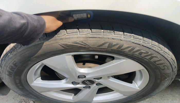 2022 Audi Q3 40 TFSI Technology, Petrol, Automatic, 39,984 km, tyre