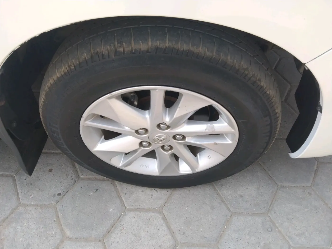 2020 Toyota Innova Crysta 2.4 VX 7 STR, Diesel, Manual, 1,60,573 km, tyre