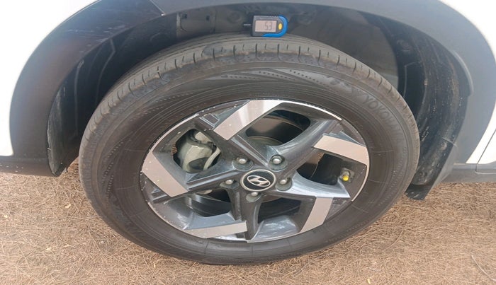 2021 Hyundai VENUE SX 1.5 (O) EXECUTIVE CRDI, Diesel, Manual, 42,073 km, tyre