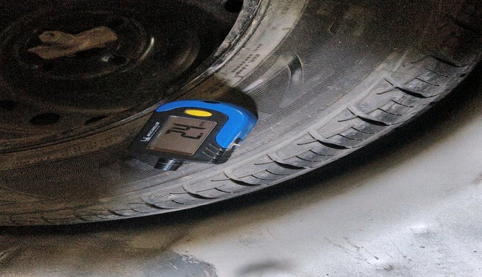 2019 Hyundai Elite i20 ASTA (O) CVT, CNG, Automatic, 1,06,297 km, tyre