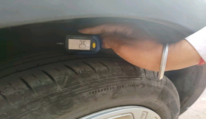 2022 Tata NEXON XE PETROL, Petrol, Manual, 63,031 km, tyre