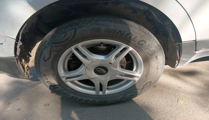 2018 Mahindra MARAZZO M6 7 STR, Diesel, Manual, 1,05,754 km, tyre