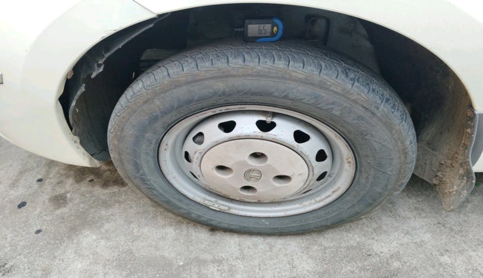 2011 Tata Indica Vista LS TDI, Diesel, Manual, 2,13,038 km, tyre