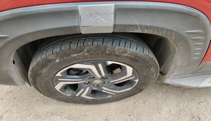 2023 Maruti BREZZA ZXI + SMART HYBRID DUAL TONE, Petrol, Manual, 60,433 km, tyre