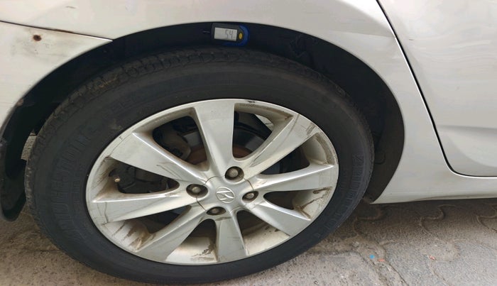 2011 Hyundai Verna FLUIDIC 1.6 VTVT SX, Petrol, Manual, 78,458 km, tyre