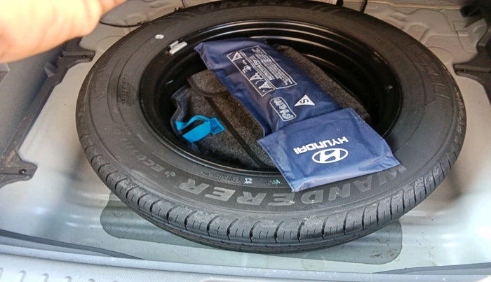 2024 Hyundai Creta SX TECH 1.5 PETROL DUAL TONE, Petrol, Manual, 36,597 km, tyre