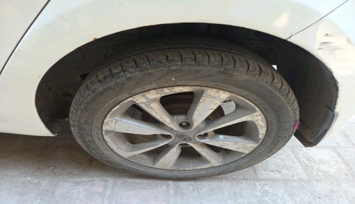 2015 Hyundai Elite i20 ASTA 1.4 CRDI, Diesel, Manual, 1,04,752 km, tyre