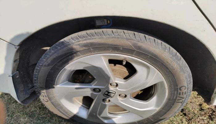 2015 Honda City 1.5L I-VTEC V MT, Petrol, Manual, 1,57,268 km, tyre