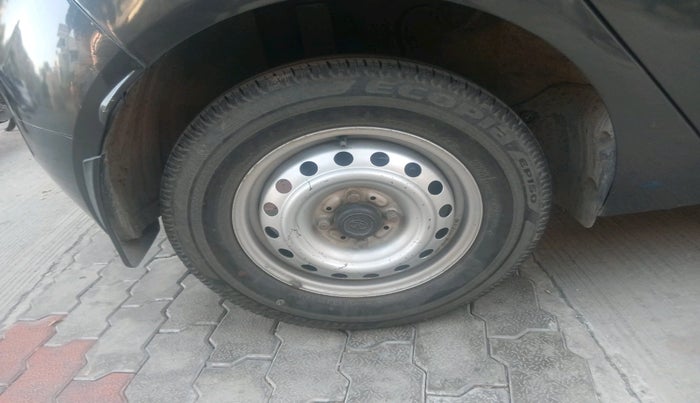 2021 Tata ALTROZ XE PETROL, Petrol, Manual, 30,919 km, tyre