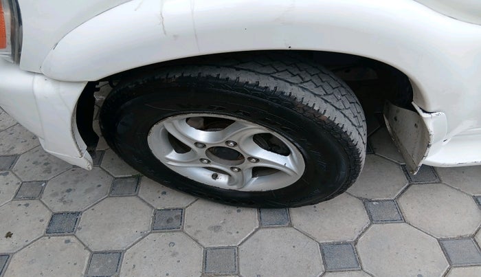 2010 Mahindra Scorpio VLX 2WD AIRBAG BS-III, Diesel, Manual, 1,77,546 km, tyre