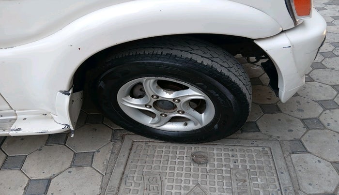 2010 Mahindra Scorpio VLX 2WD AIRBAG BS-III, Diesel, Manual, 1,77,546 km, tyre