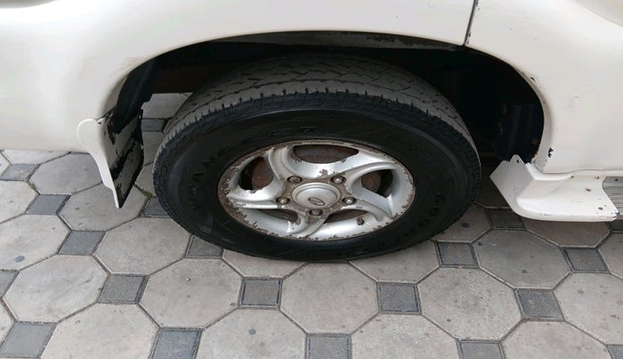 2010 Mahindra Scorpio VLX 2WD AIRBAG BS-III, Diesel, Manual, 1,77,546 km, tyre