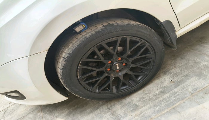 2013 Volkswagen Polo COMFORTLINE 1.2L PETROL, Petrol, Manual, 98,011 km, tyre