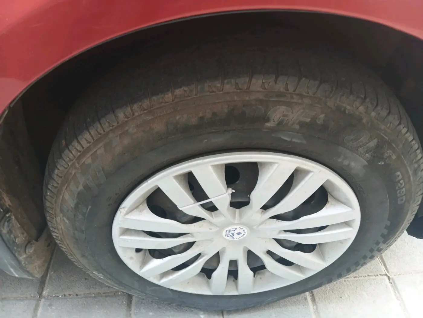 2007 Maruti Swift VXI 1.3, CNG, Manual, 92,310 km, tyre