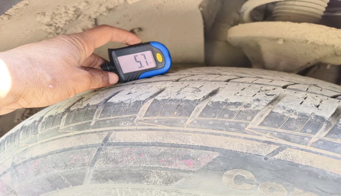 2016 Mahindra XUV500 W10 1.99, Diesel, Manual, 93,966 km, tyre