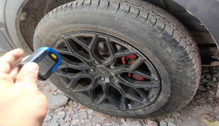 2023 Mahindra XUV300 W6 1.2 PETROL, Petrol, Manual, 58,458 km, tyre