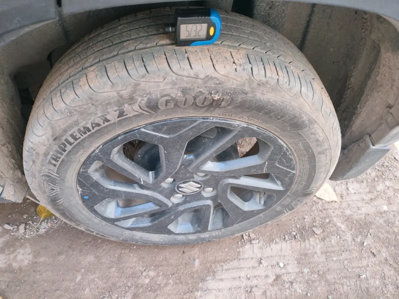 2024 Maruti FRONX DELTA PLUS 1.2L AGS, Petrol, Automatic, 14,656 km, tyre