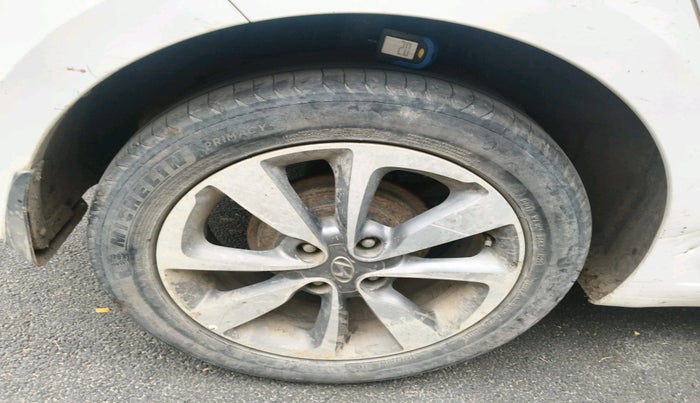 2015 Hyundai Elite i20 ASTA 1.2, Petrol, Manual, 1,11,963 km, tyre