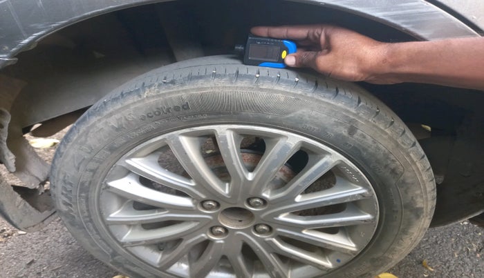 2017 Maruti Dzire ZDI AMT, Diesel, Automatic, 1,23,000 km, tyre