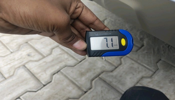 2021 MG HECTOR PLUS SELECT 2.0 DIESEL TURBO MT 7-STR, Diesel, Manual, 1,25,371 km, tyre