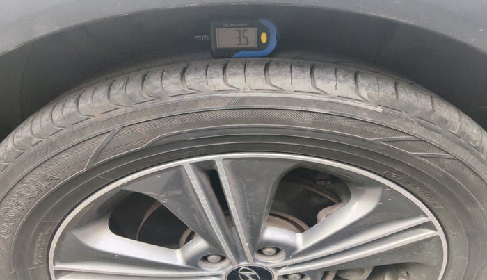 2017 Hyundai Creta SX PLUS AT 1.6 DIESEL, Diesel, Automatic, 1,09,693 km, tyre