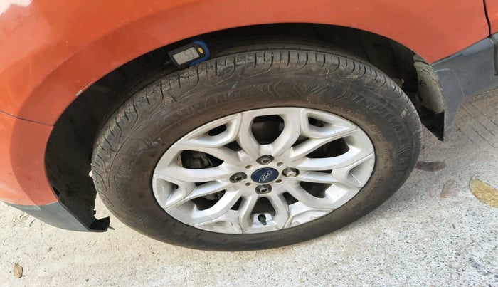 2014 Ford Ecosport TITANIUM 1.5L DIESEL (OPT), Diesel, Manual, 1,05,392 km, tyre