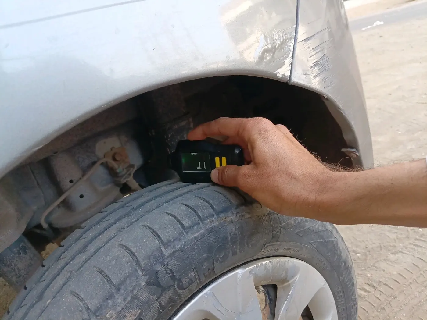 2014 Hyundai Eon MAGNA +, CNG, Manual, 1,17,027 km, tyre