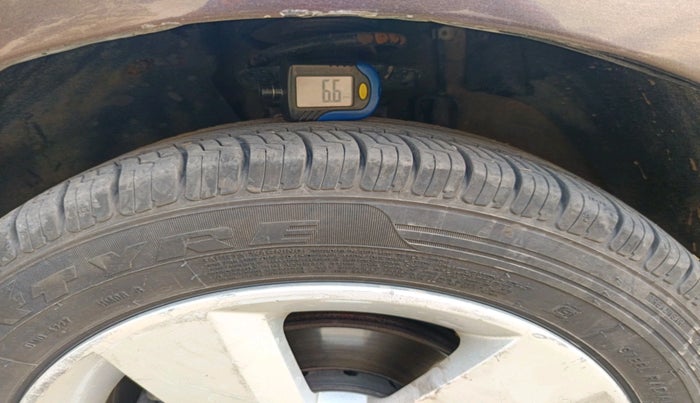 2015 Skoda Rapid 1.5 TDI CR ELEGANCE AT, Diesel, Automatic, 1,03,829 km, tyre