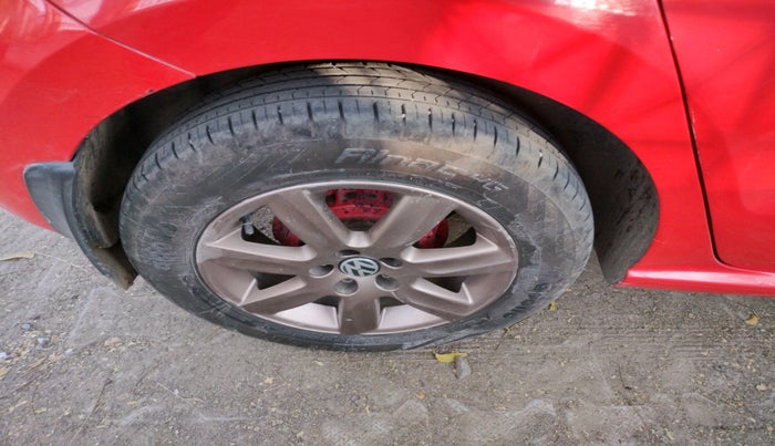 2016 Volkswagen Polo COMFORTLINE 1.5L, Diesel, Manual, 1,10,705 km, tyre