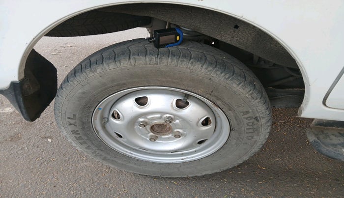 2021 Maruti Eeco 5 STR WITH A/C+HTR, Petrol, Manual, 15,215 km, tyre