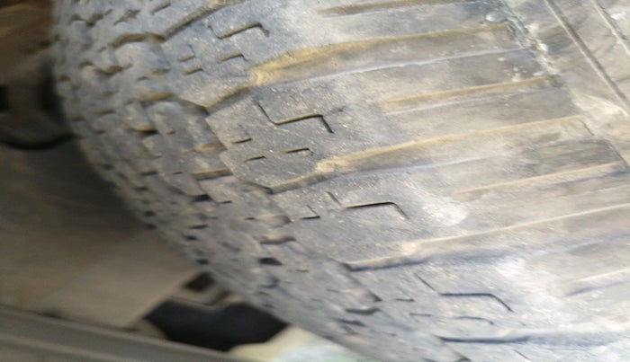 2017 Tata Hexa XM 4X2 7 STR, Diesel, Manual, 96,729 km, tyre