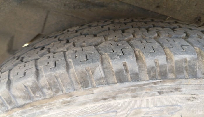 2017 Tata Hexa XM 4X2 7 STR, Diesel, Manual, 96,729 km, tyre